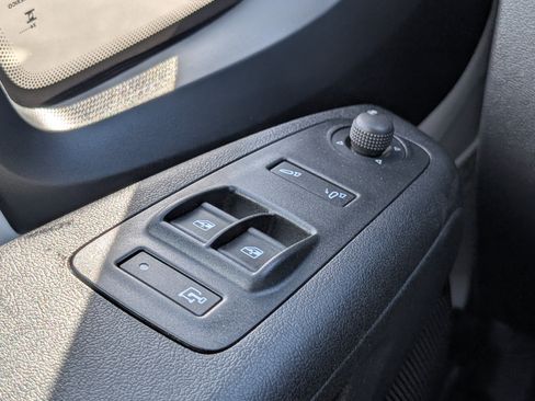 Used 2025 RAM ProMaster 2500 w/ Convenience Group FWD image 18
