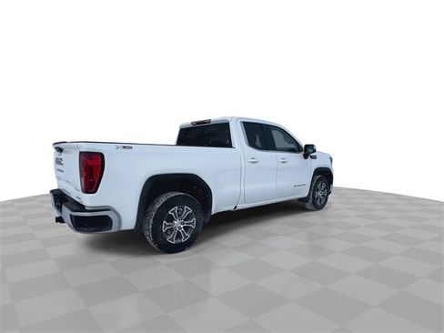 Used 2024 GMC Sierra 1500 SLE image 8