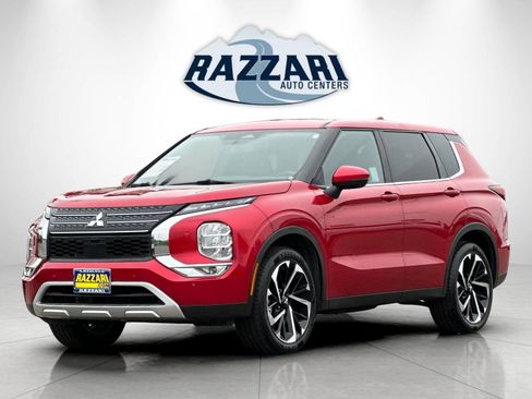 Used 2024 Mitsubishi Outlander SE Black Edition image 7