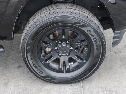 Used 2022 Toyota Tacoma SR image 11