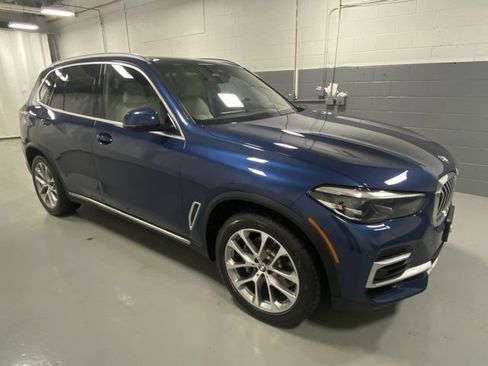 Used 2022 BMW X5 xDrive40i w/ Premium Package image 4