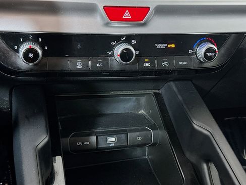 Certified 2021 Kia Telluride LX image 15