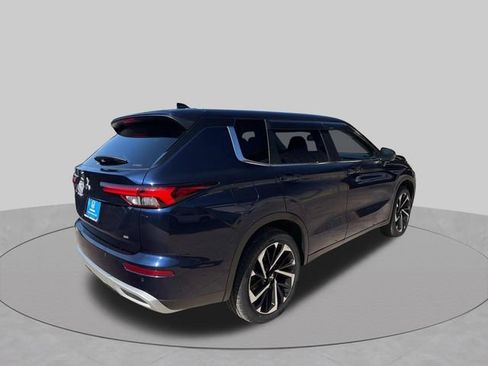 Used 2023 Mitsubishi Outlander SE AWD/4WD image 6