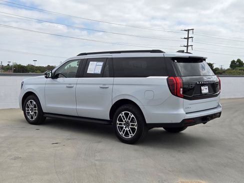 Used 2025 Ford Expedition Max Active AWD/4WD image 6