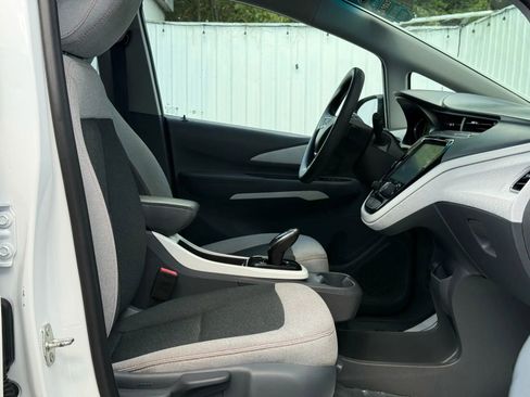 Used 2018 Chevrolet Bolt LT image 19