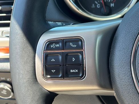 Used 2013 Jeep Grand Cherokee Overland w/ Advance Technology Group AWD/4WD image 20