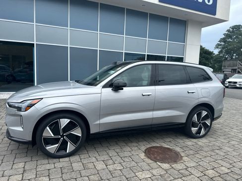 Used 2025 Volvo EX90 Ultra AWD/4WD image 6