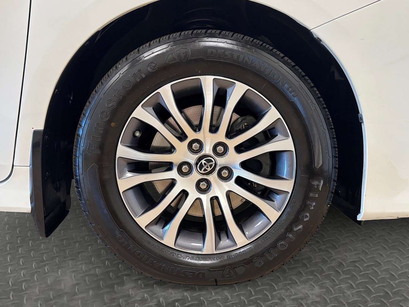 Used 2020 Toyota Sienna XLE FWD image 37