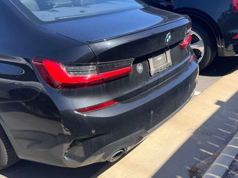 Used 2022 BMW 330i Sedan w/ M Sport Package RWD image 9