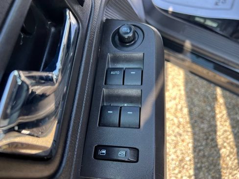 Used 2010 Ford Edge SEL FWD image 25