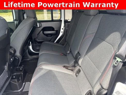 Used 2024 Jeep Gladiator Rubicon w/ Technology Group image 19