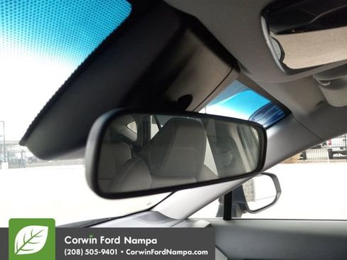 Used 2022 Toyota Venza LE image 21