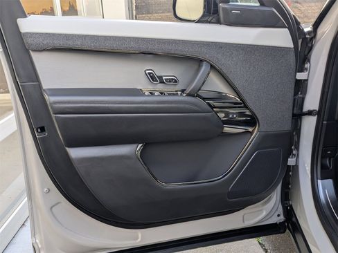 Used 2025 Land Rover Range Rover Sport Dynamic SE image 16