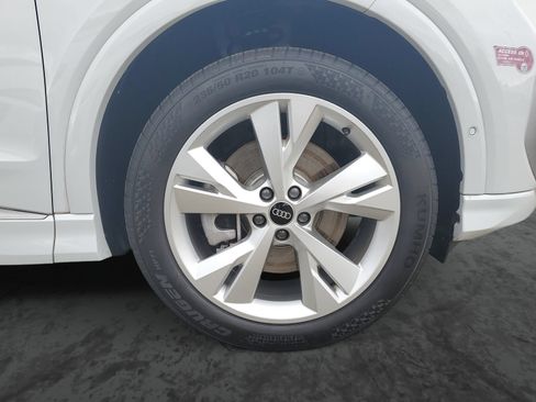 Used 2023 Audi Q4 e-tron Premium Plus AWD/4WD image 6