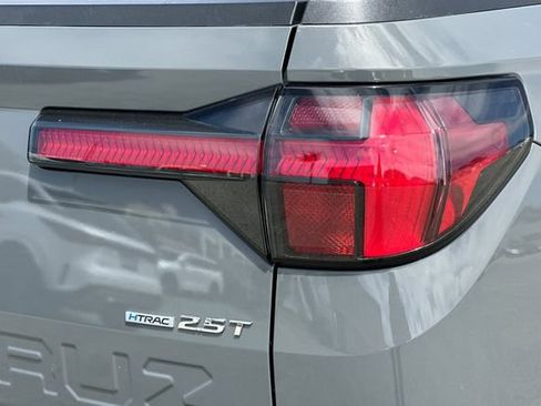 Used 2023 Hyundai Santa Cruz SEL Premium AWD/4WD image 33