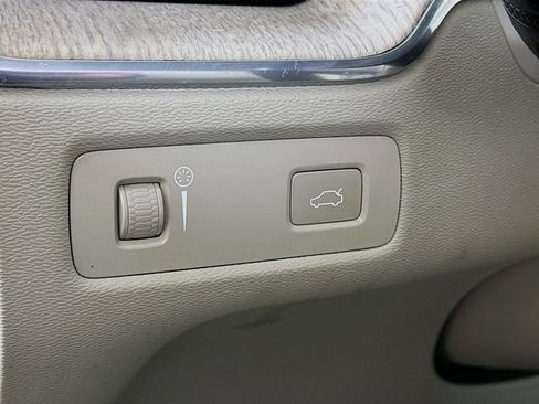 Used 2022 Volvo XC60 B5 Inscription w/ Advanced Package image 11