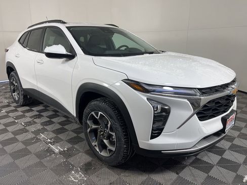 New 2026 Chevrolet Trax LT w/ Driver Confidence Package image 1