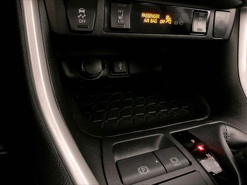Certified 2022 Toyota RAV4 XLE w/ Convenience Package AWD/4WD image 27