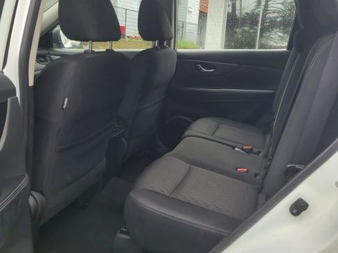 Used 2018 Nissan Rogue S image 12