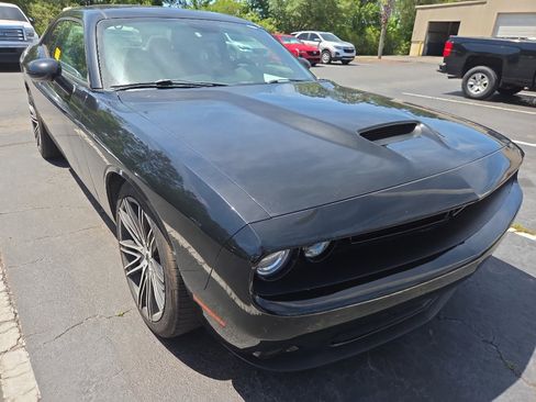 Used 2019 Dodge Challenger GT w/ Blacktop Package RWD image 8