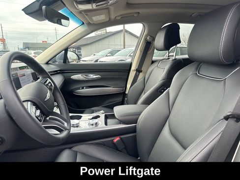 Used 2026 Genesis GV70 2.5T Select image 12