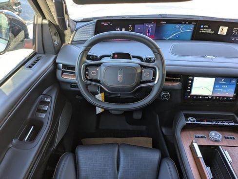 New 2025 Lincoln Navigator L Black Label image 20