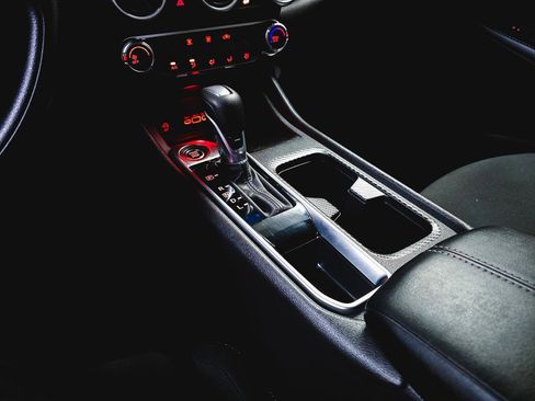 Used 2025 Nissan Sentra SV w/ Trunk Package image 28