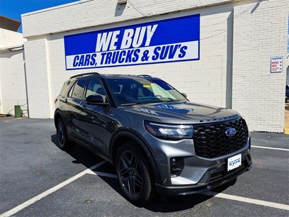 New 2025 Ford Explorer ST-Line w/ Premium Package