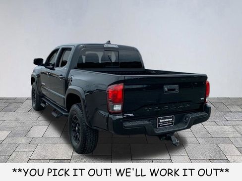 Used 2022 Toyota Tacoma SR5 RWD image 5