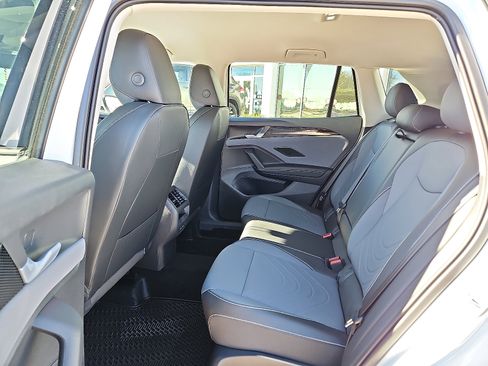 New 2026 Volkswagen Tiguan SE image 9