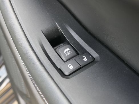 Used 2023 Jeep Grand Cherokee L Laredo AWD/4WD image 24
