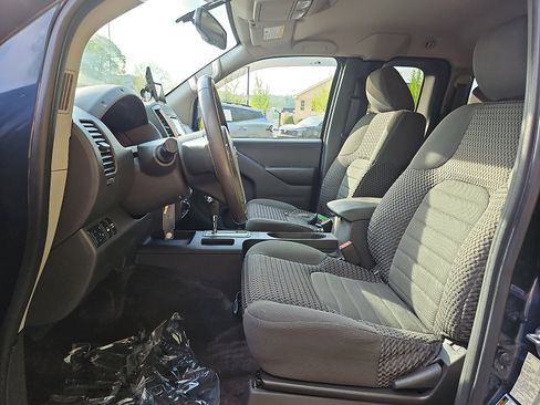 Used 2017 Nissan Frontier SV w/ SV Value Truck Package image 12