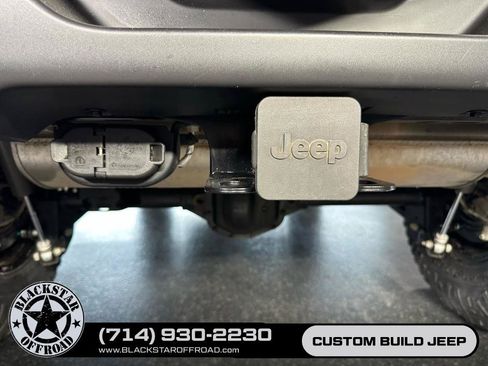 Used 2024 Jeep Wrangler Unlimited Rubicon w/ Convenience Group AWD/4WD image 12