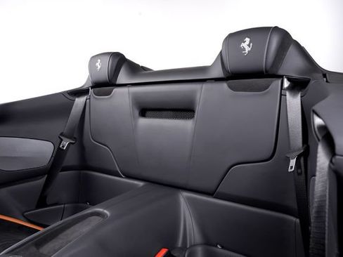 Used 2026 Ferrari Roma Spider RWD image 27