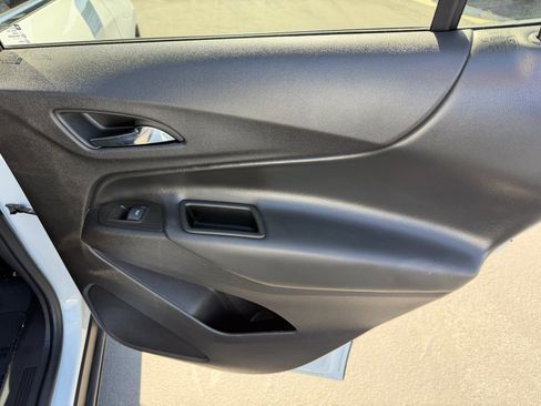 Used 2024 Chevrolet Equinox LT FWD image 23