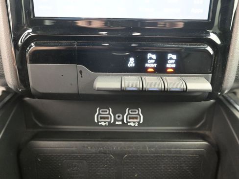 Used 2025 RAM 1500 Laramie image 24