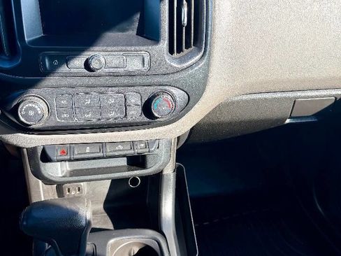 Used 2019 Chevrolet Colorado W/T w/ WT Convenience Package AWD/4WD image 17