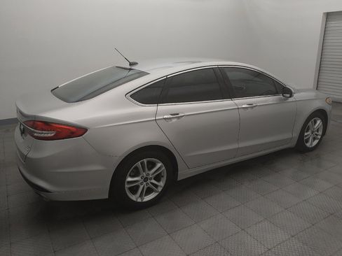 Used 2018 Ford Fusion SE w/ Fusion SE Technology Package FWD image 10