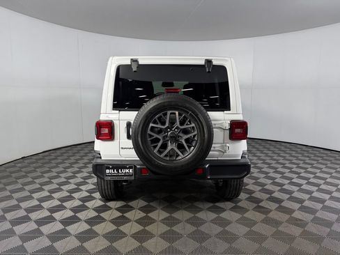 Certified 2026 Jeep Wrangler Unlimited Sahara AWD/4WD image 7