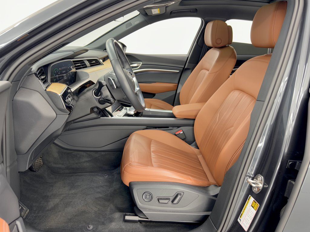 Used 2024 Audi Q8 e-tron Premium Plus w/ Premium Plus Package AWD/4WD image 5