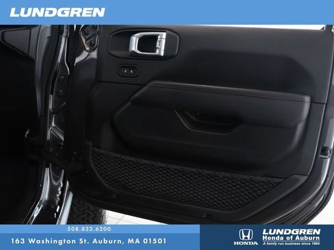 Used 2022 Jeep Wrangler Unlimited Rubicon 392 AWD/4WD image 15
