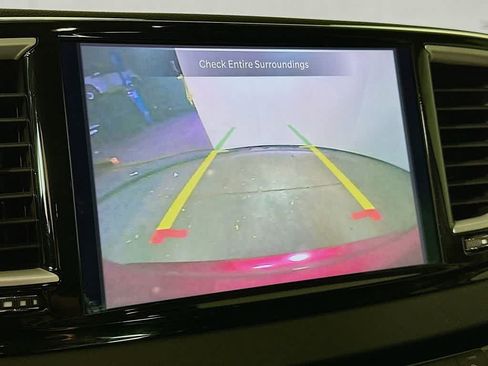 Used 2023 Chrysler Pacifica Touring-L FWD image 28