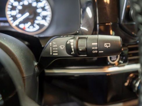 Used 2024 Nissan Pathfinder SL AWD/4WD image 26