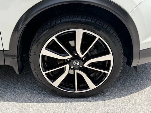 Used 2018 Nissan Rogue Sport SL FWD image 19