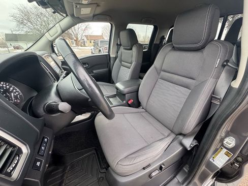 Used 2022 Nissan Frontier SV image 21