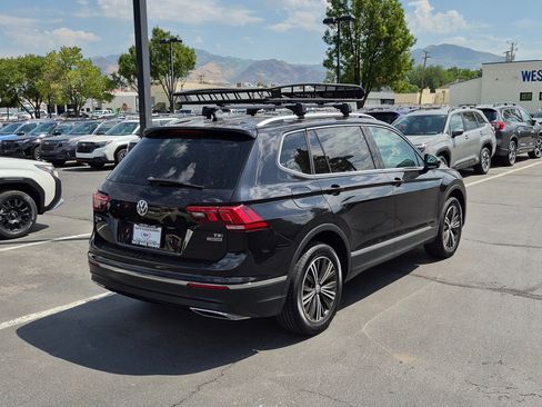 Used 2018 Volkswagen Tiguan SEL AWD/4WD image 3