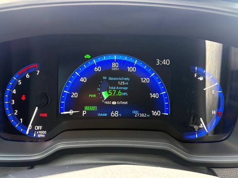 Used 2022 Toyota Corolla LE FWD image 25