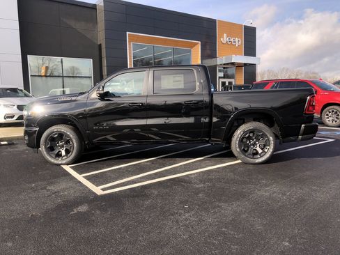 New 2026 RAM 1500 4x4 Crew Cab image 11