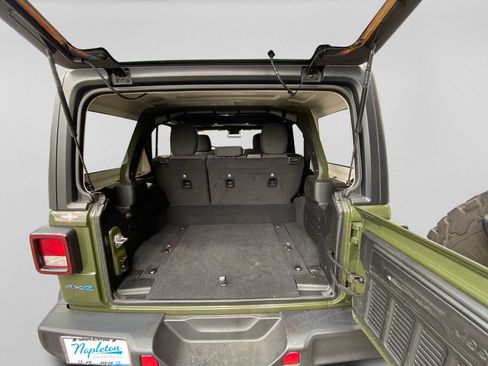 Used 2024 Jeep Wrangler Unlimited AWD/4WD image 28