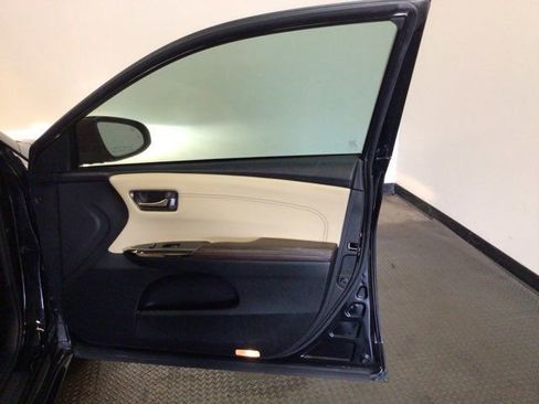 Used 2014 Toyota Avalon Limited image 12